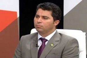Marcos Rogério, da bancada evangélica, recebeu R$ 100 mil da Queiroz Galvão