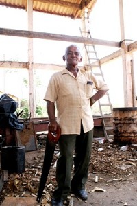 Cipriano: vida na carpintaria