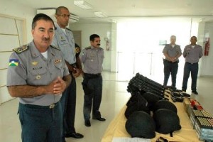 Coronel Fernando Luis Prettz: armamento e equipamentos para a  segurança individual dos policias militares