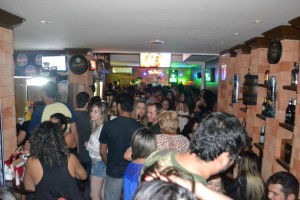 De terça a domingo o Novo Boteco é o seu bar, em PVH, do pop rock e das cervejas especiais.