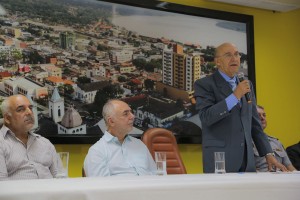 Confúcio Moura pretende apoiar a reeleição de Mauro