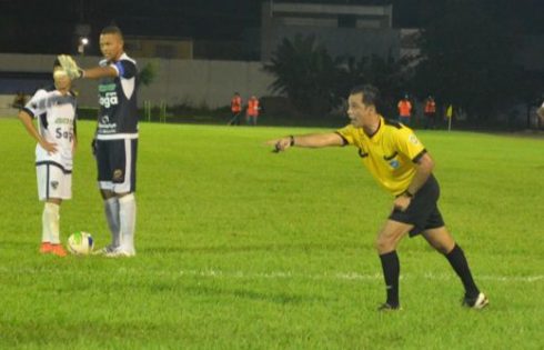 Figarela esteve em campo no segundo jogo da final entre Genus x Rondoniense. Foto: Alexandre Almeida 