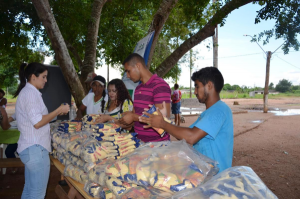 Banco de Alimentos realiza doação à moradores do Distrito Bom Futuro