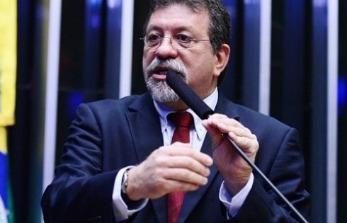 Afonso Florence é  líder do PT na Câmara dos Deputados