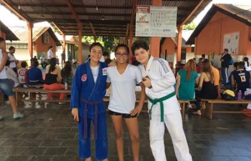 Isabelle Tourinho (Escola Terra Nova), Zannys Lourença (Colégio Objetivo) e o campeão estadual 2016 Kaddu Ribas Lacerda (Escola Classe A)