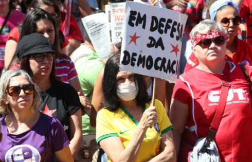 O voto pelo impeachment é a opção pelo regresso social (Foto: Lula Marques/Agência PT)
