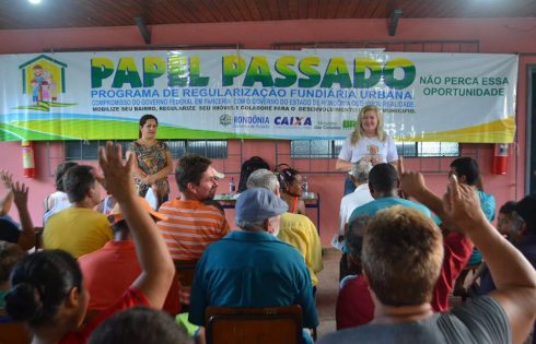 Em Castanheiras, a equipe do Governo realizou reunião na Escola Eugênio Lazarin, com os moradores do Distrito de Jardinópolis.