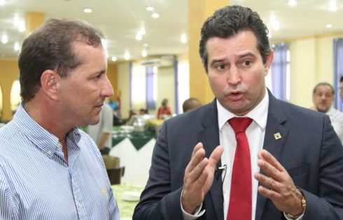 Ministro dos Transportes, Portos e Aviação Civil, Maurício Quintela e o prefeito eleito, Hildon Chaves,