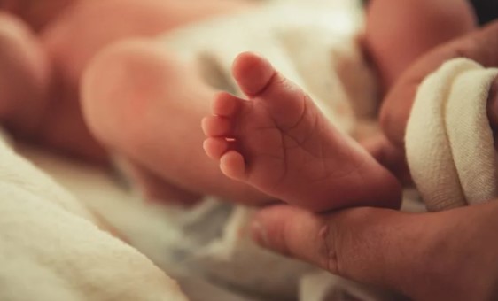 Número de nascimentos de crianças está diminuindo em RO, diz IBGE